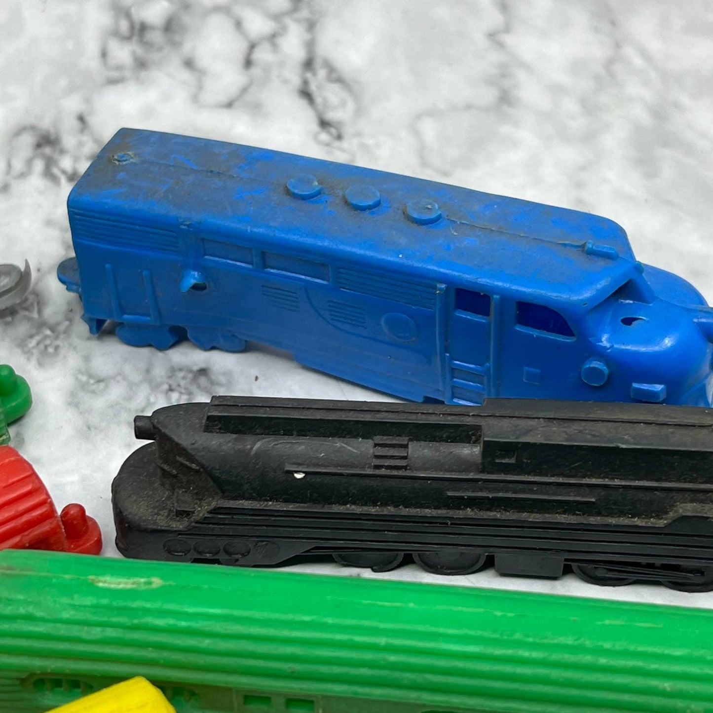 1950s Lot of 8 Plastic Zephyr Train Locomotove Toys 4" TJ9