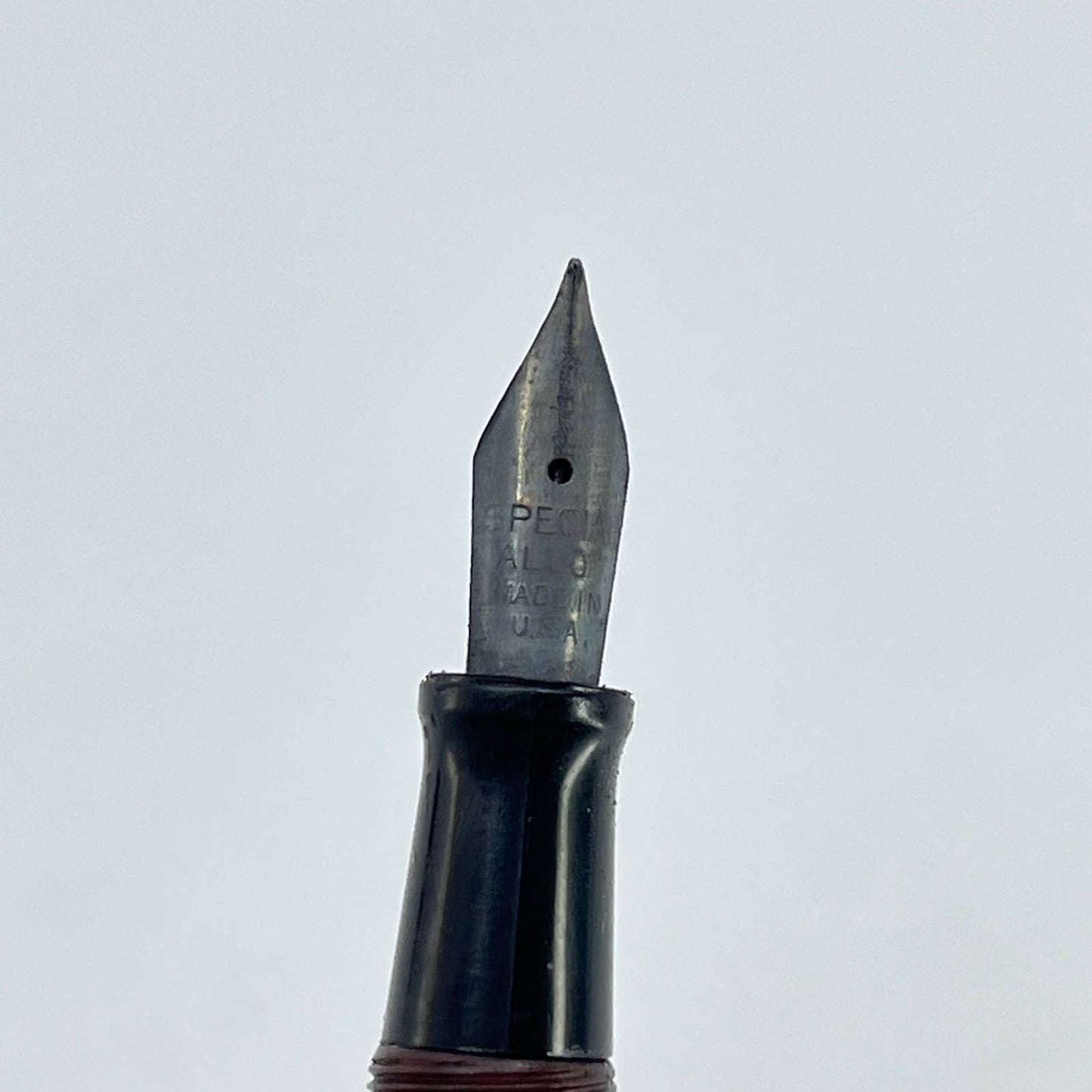 Vtg Stratford Burgandy Celluloid Fountain Pen w Special Alloy Nib SD4