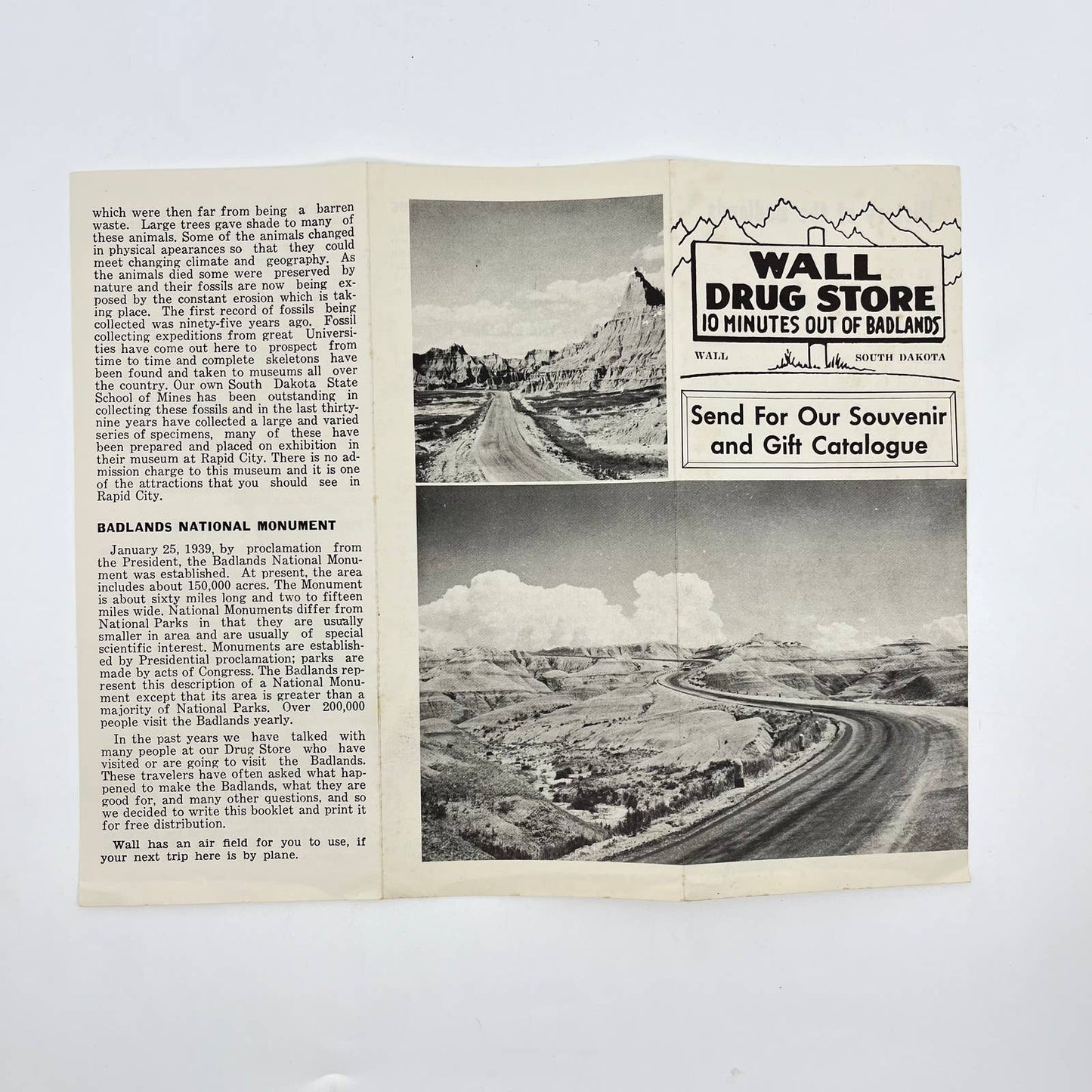 1950s Wall Drug South Dakota Badlands Brochure Fold Out SC6