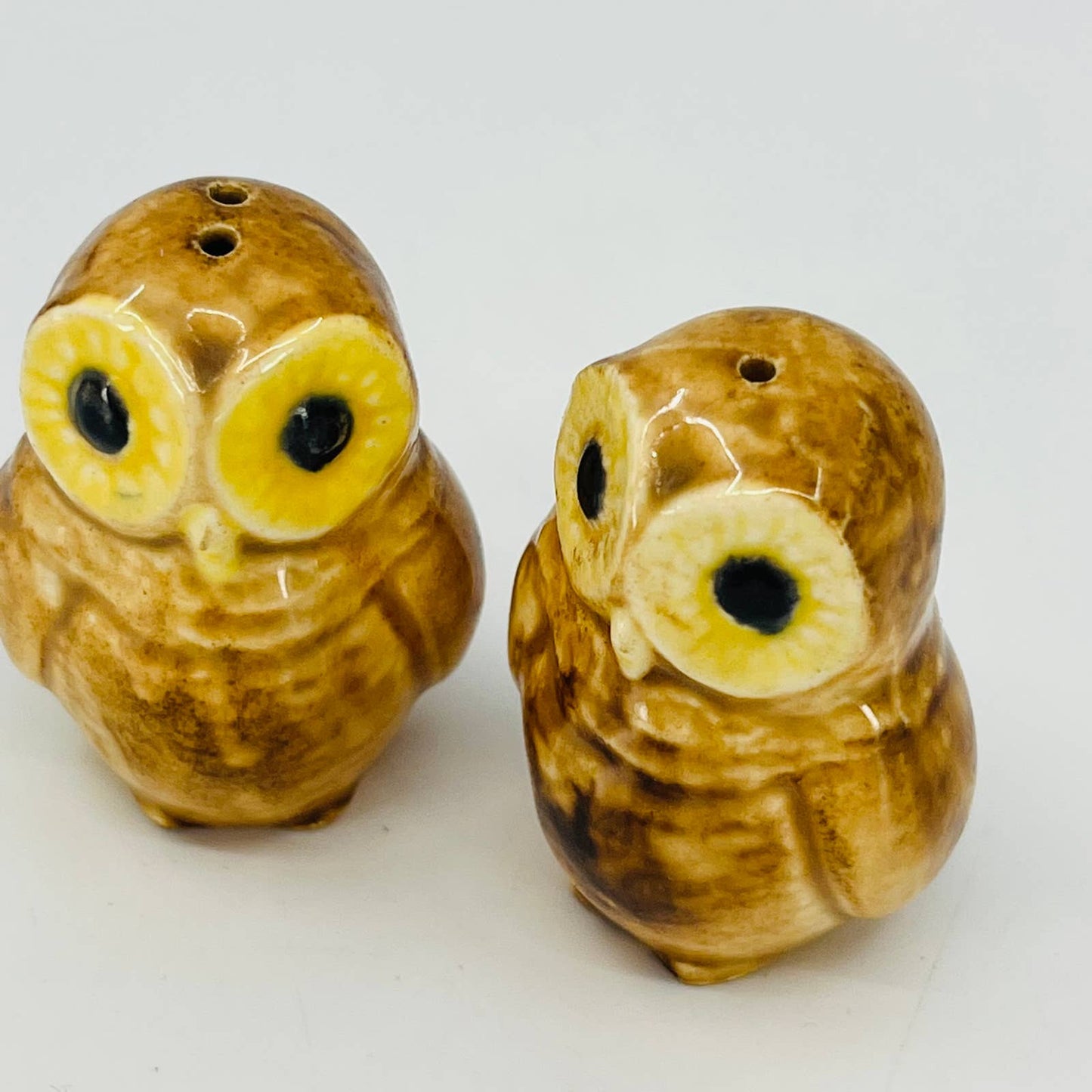 Vintage Set of 2 Ceramic Hand Painted Hoot Owl Salt and Pepper Shakers 1.75” TB8
