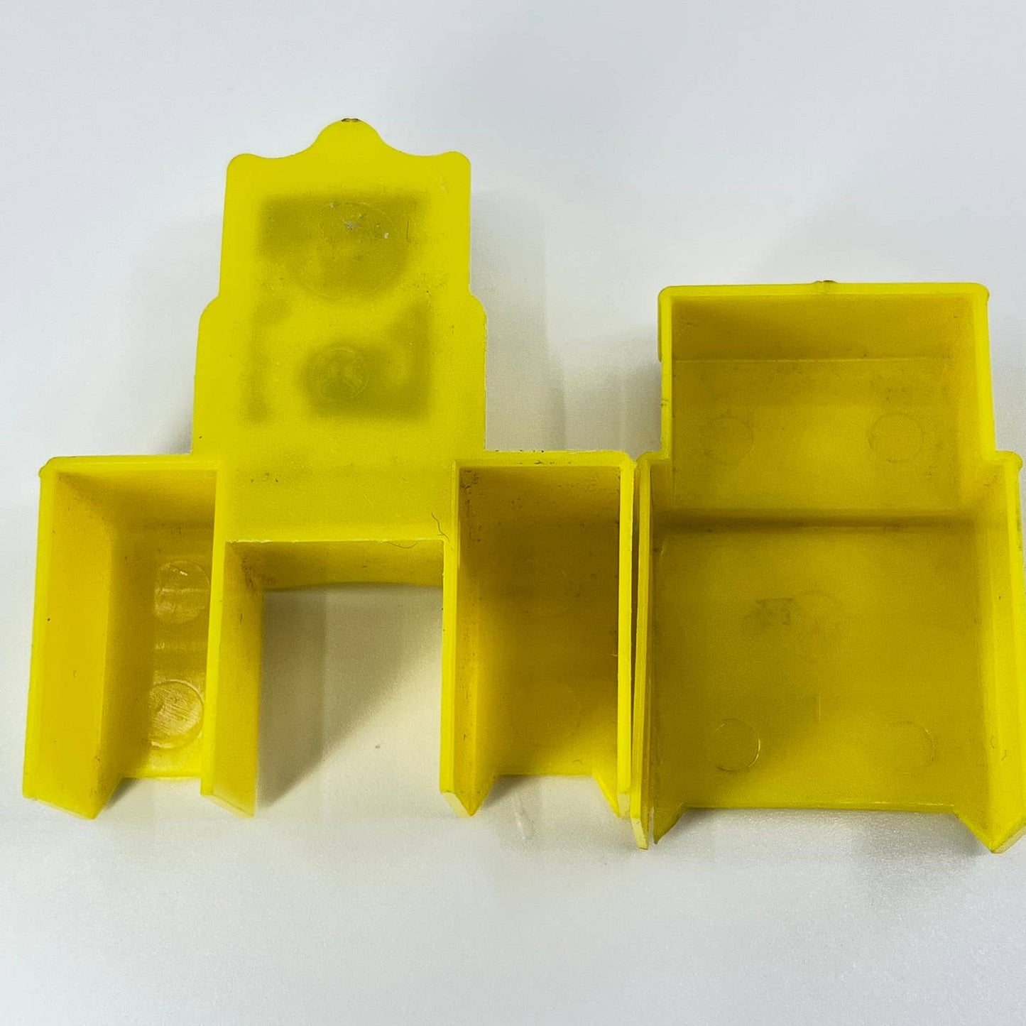 Vintage Marx Toys Dollhouse Furniture Yellow Dresser and Vanity Set TE7