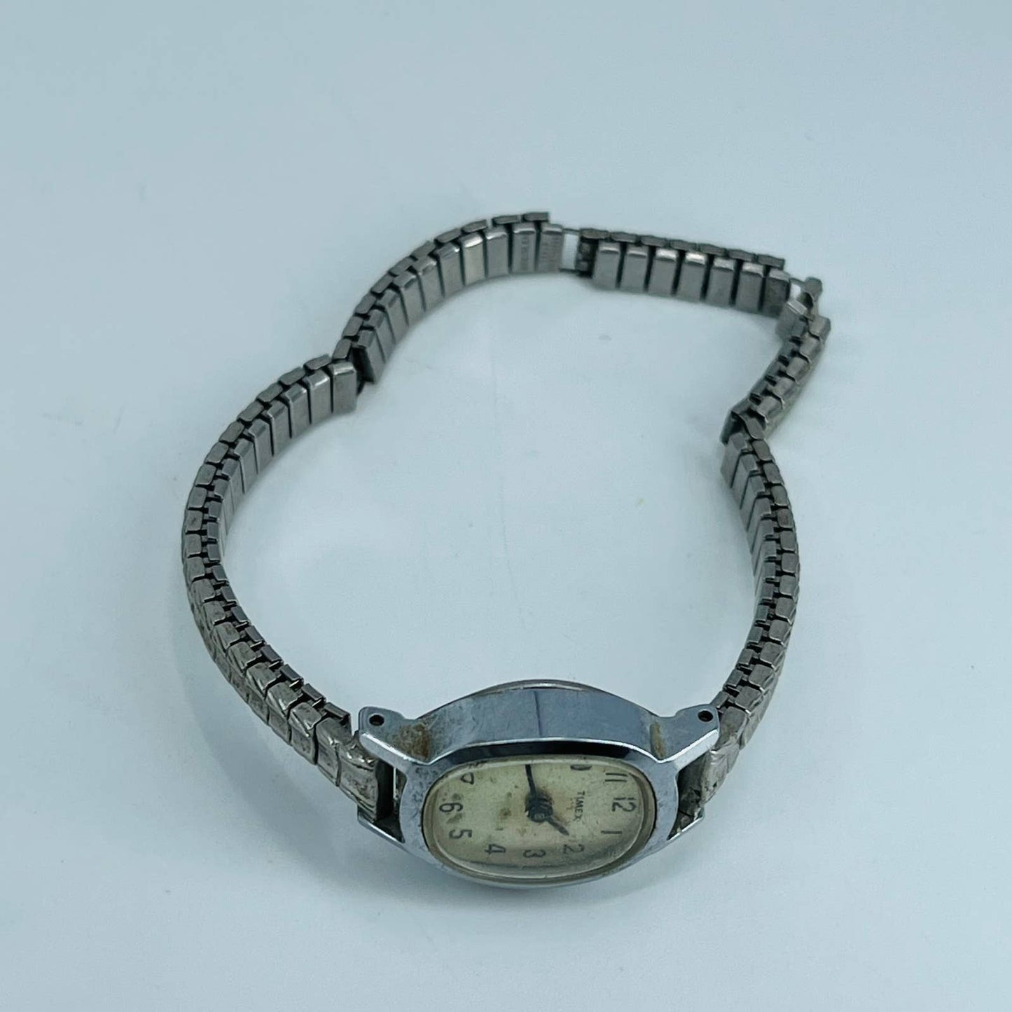 Vintage Silver Tone Timex Watch Metal Stretch Band SA9