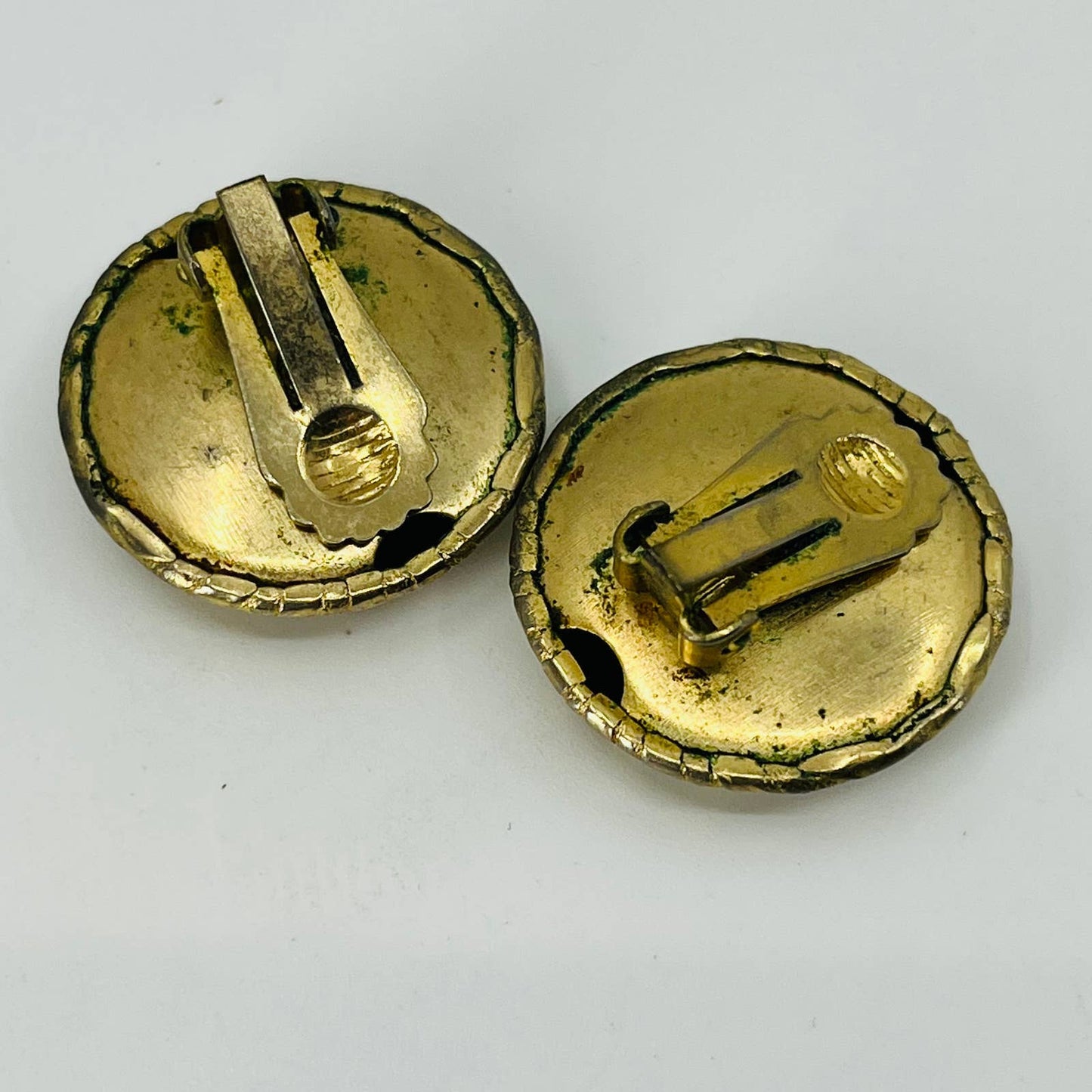 Vintage MCM Mod Gold Tone Textured Stripe Clip Earrings SB2