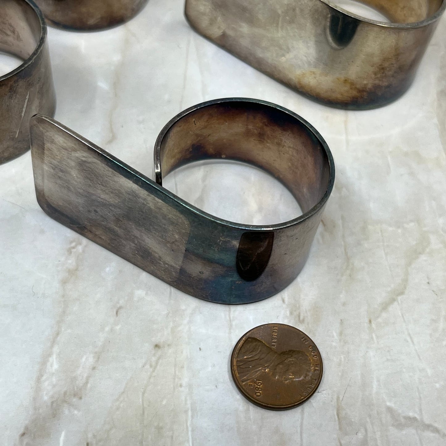 Napkin Rings Set Of Six Contemporary Swirl Silver Plated Abstract TE5