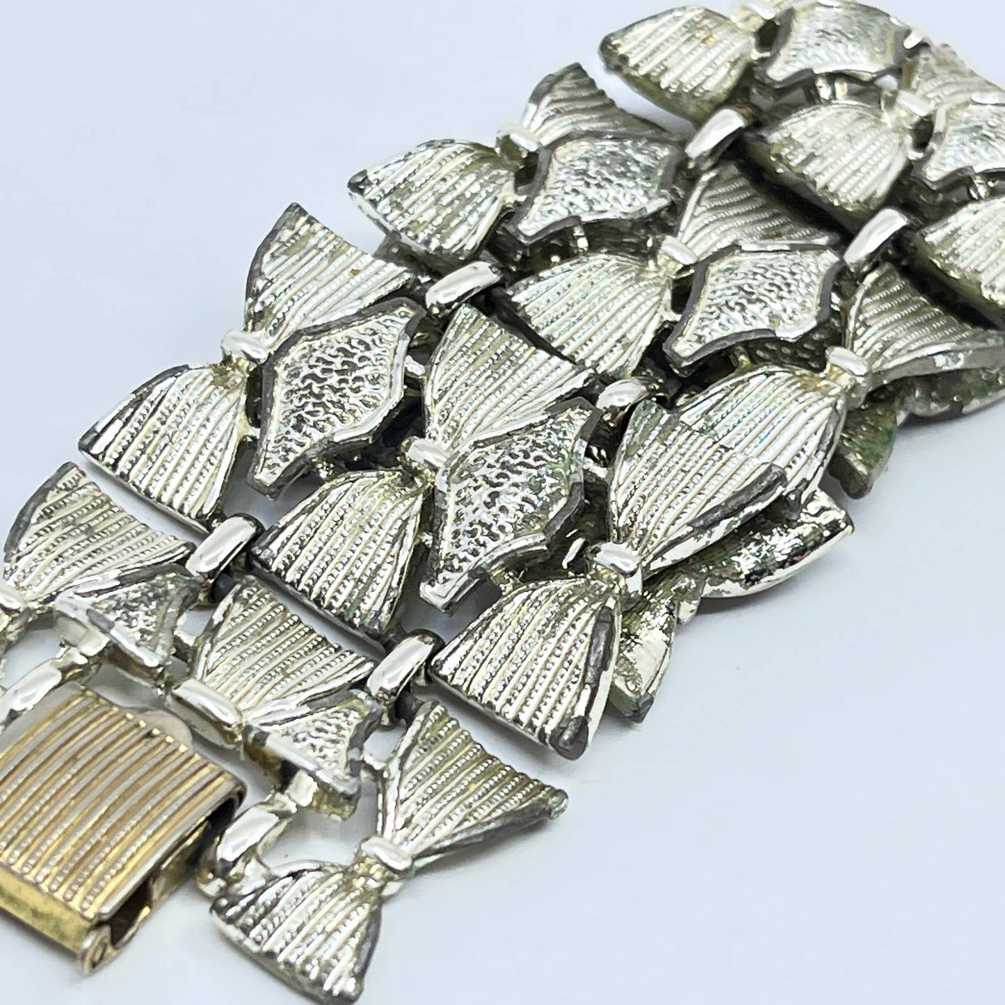 1940's PEGASUS CORO Silver Tone Wide Link Bowtie Bracelet 6" SD5