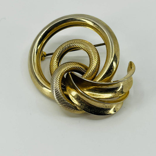 Vintage MCM Mod Swirl Knot Brooch Gold Tone SA6