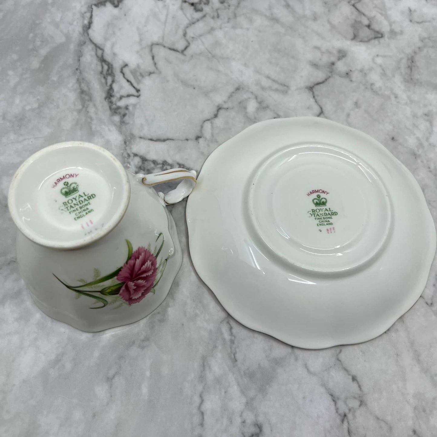 Royal Standard English Bone China 'Harmony' Teacup & Saucer TD1