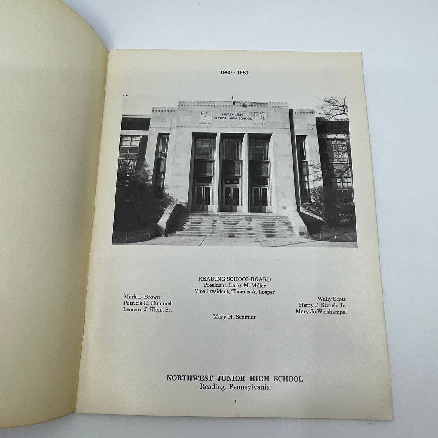 1980-1981 Northwest Junior High School Yearbook Reading PA TG2