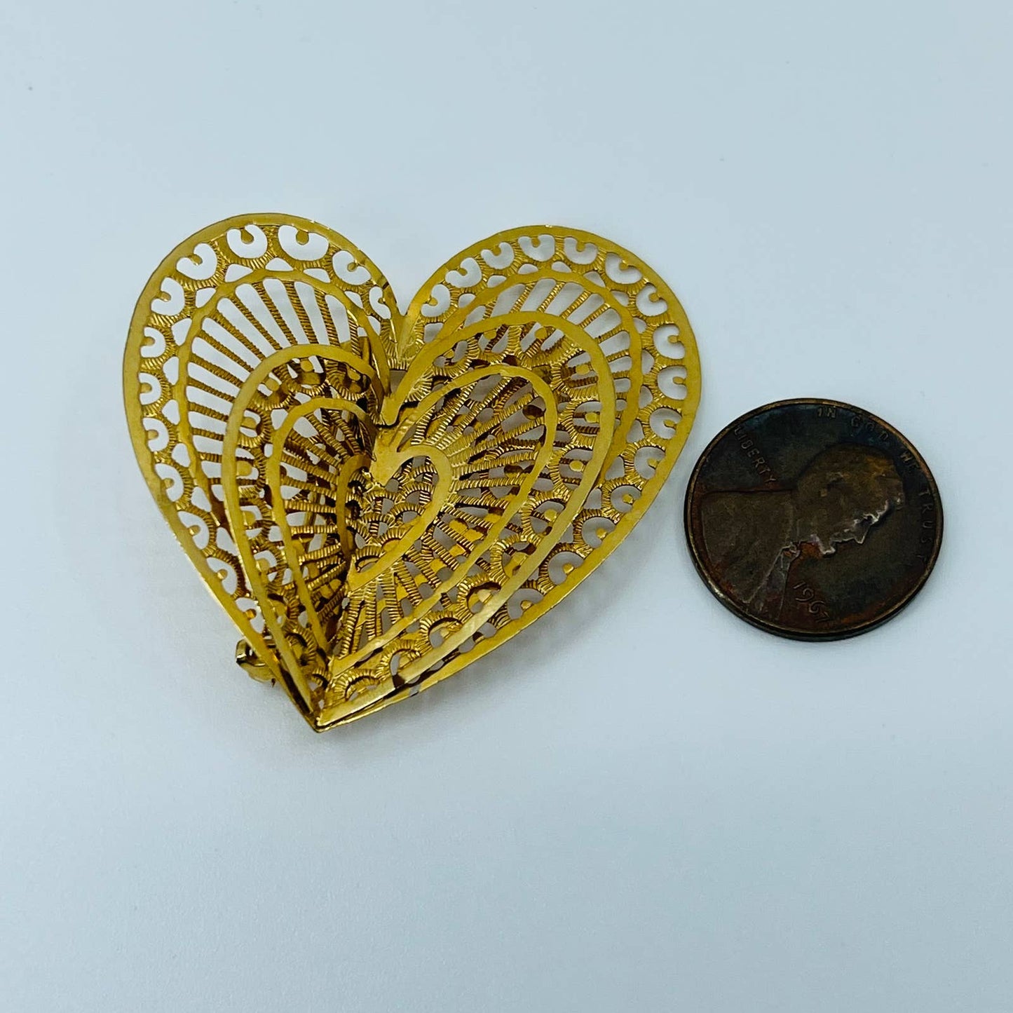 Vintage Baroque Ornate Hearts Gold Tone Brooch SB2