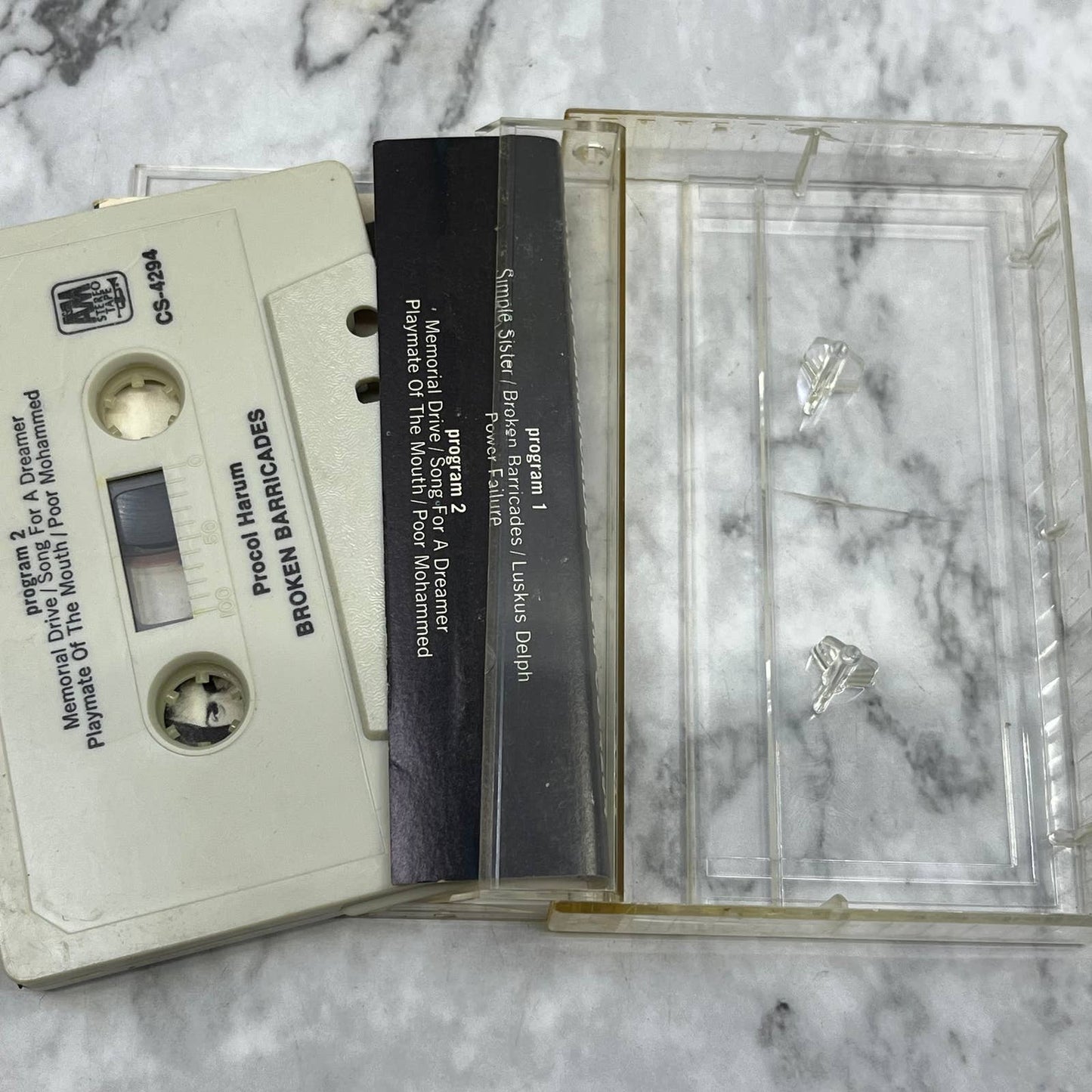 PROCOL HARUM "BROKEN BARRICADES" Cassette Tape TJ6-74
