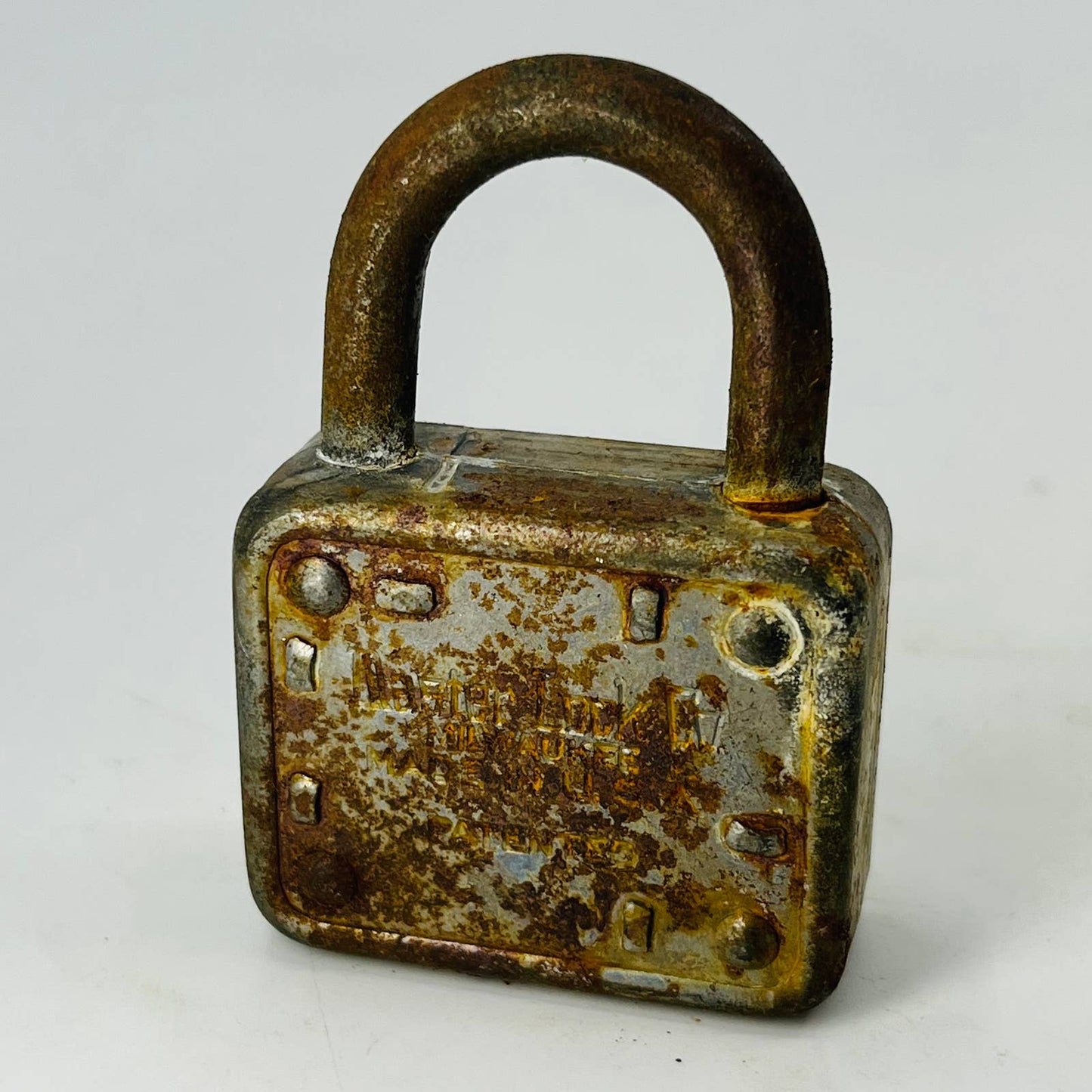 Vintage Master Lock No 77 LION HEAD Milwaukee Wisconsin USA Padlock No Key SA8-4