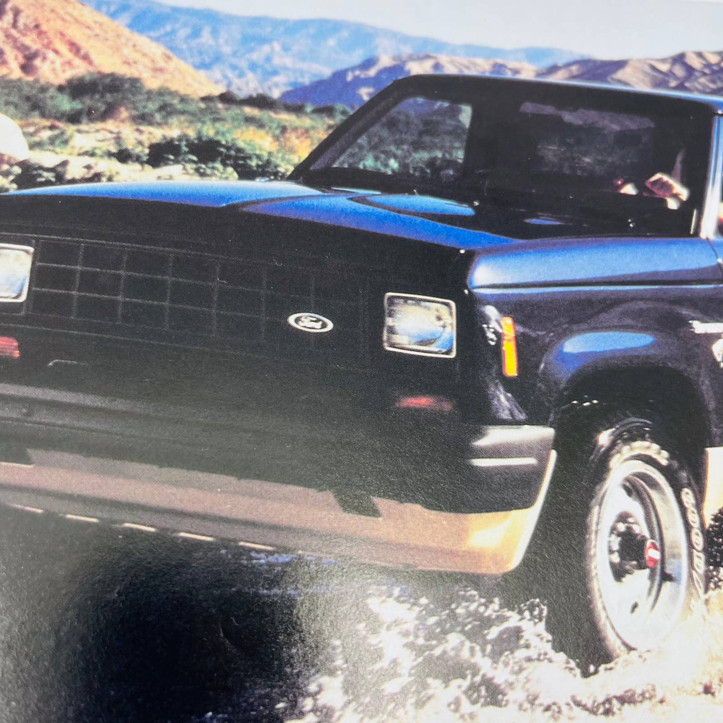 1984 Ford Bronco II Dealer Sales Brochure Full Color Pictures Catalog BA3