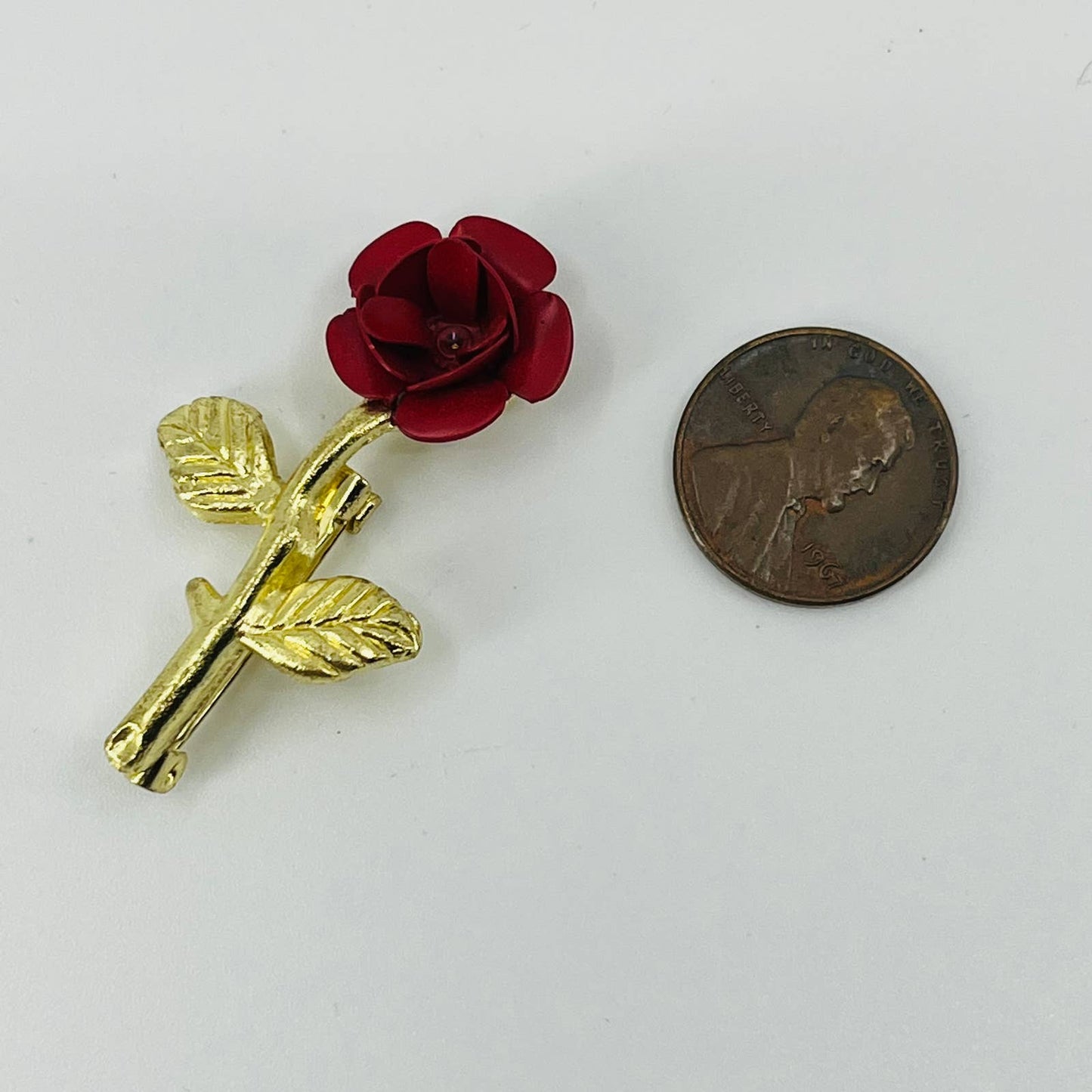 Vintage Red Enamel Rose Brooch Gold Tone SA6