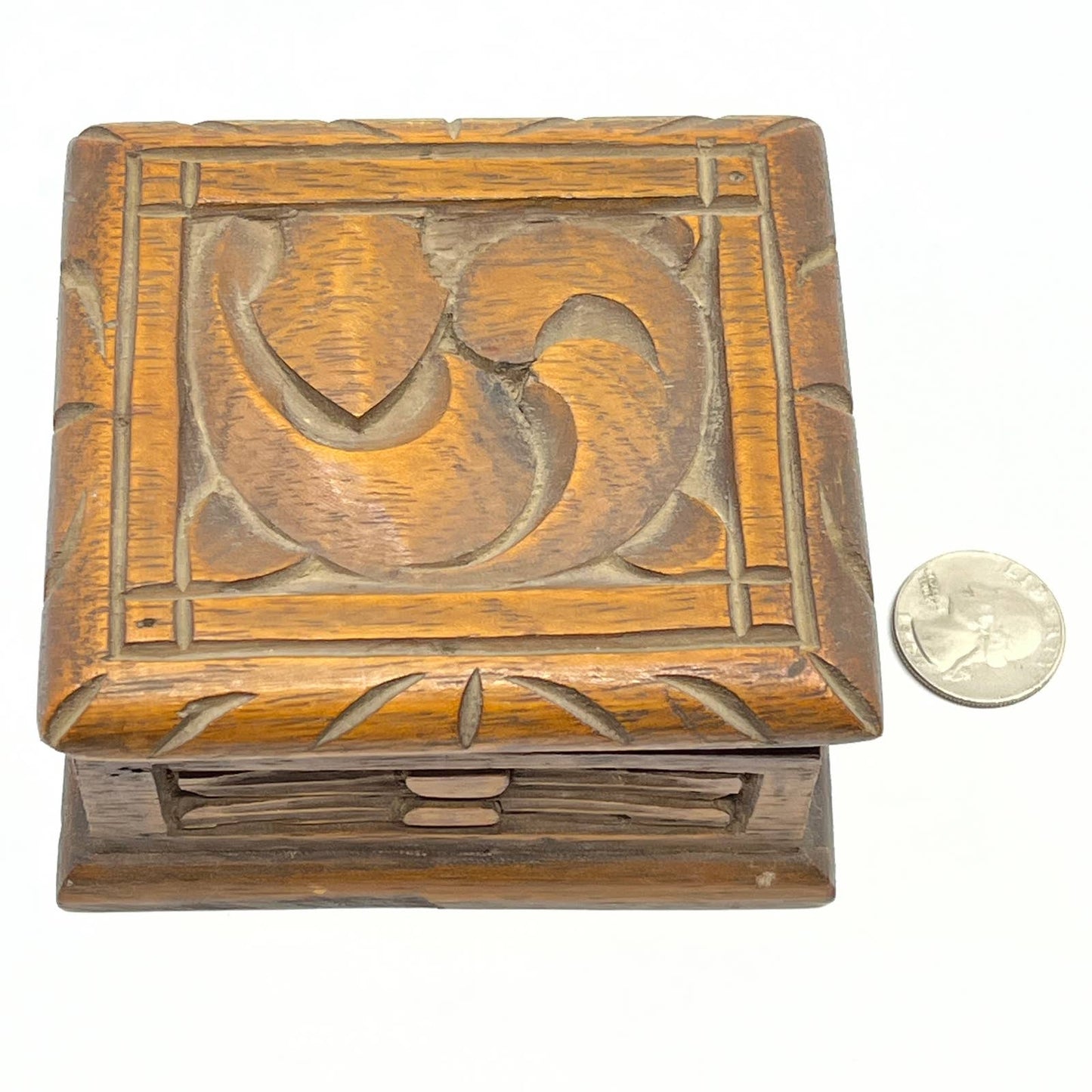 Hand Carved Wood Indonesian Trinket Jewelry Box 3.5 x 4 x 2 TF5