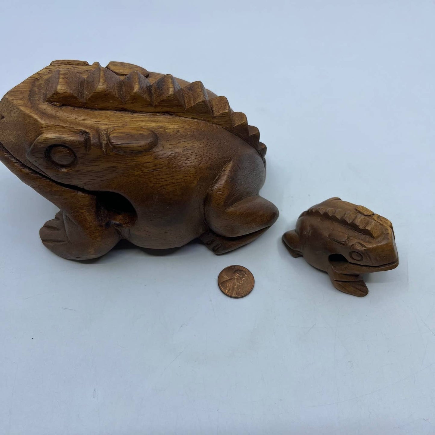 Vtg Folk Art Carved Wood Croaking Frogs Musical Instrument 6" & 2" Thailand TH8