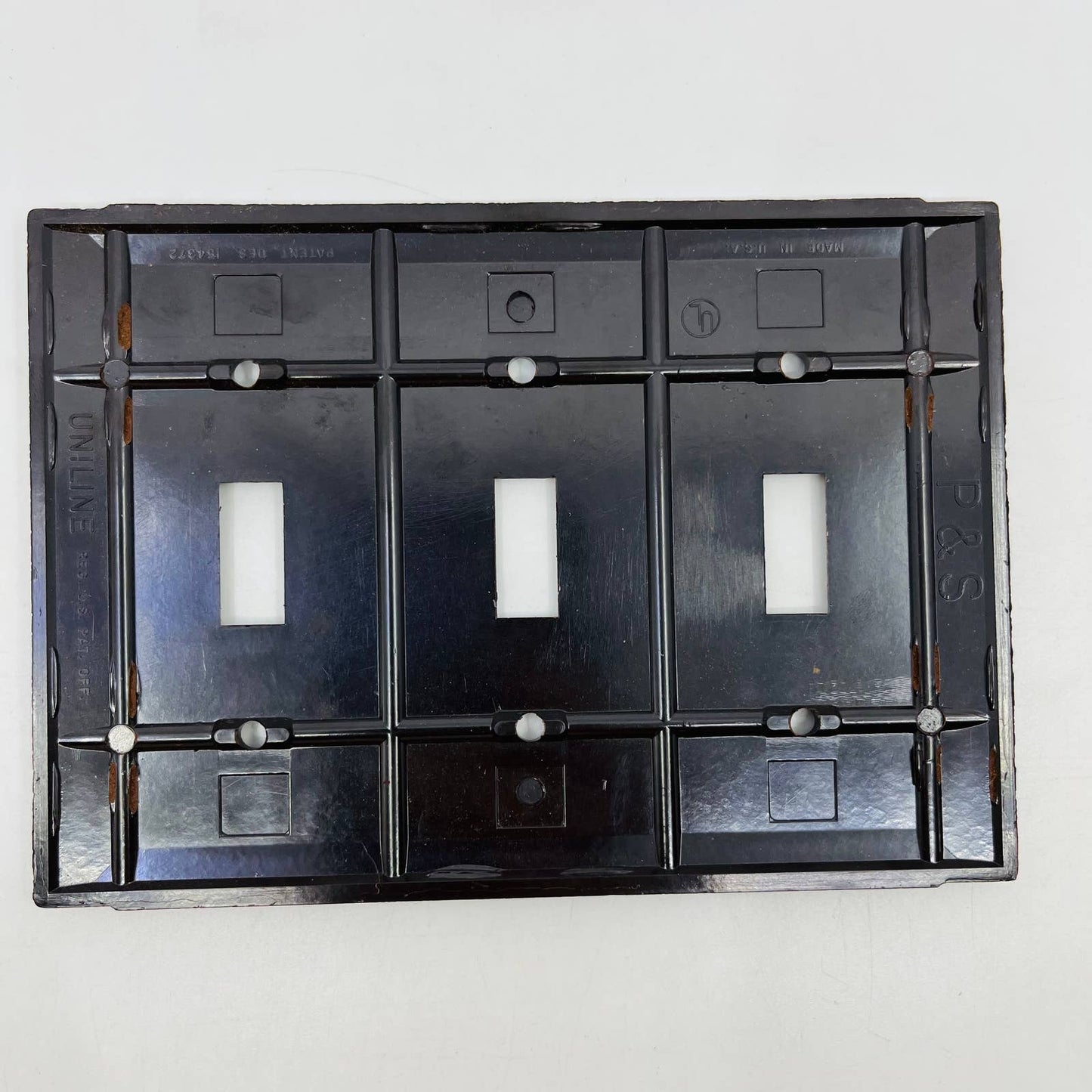 MCM Uniline Bakelite Brown Cover for 3 Switch Ribbed TD6-3