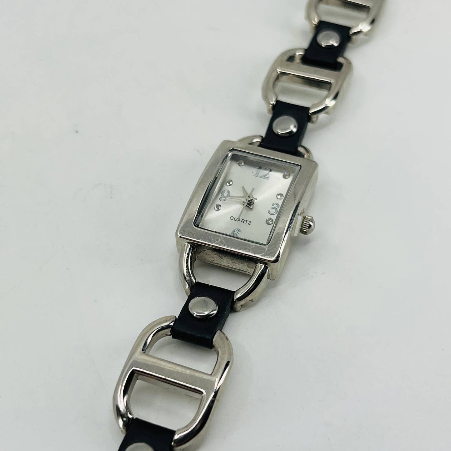 Vintage Modernist Metal & Leather Watch Metal Clasp Band SA9