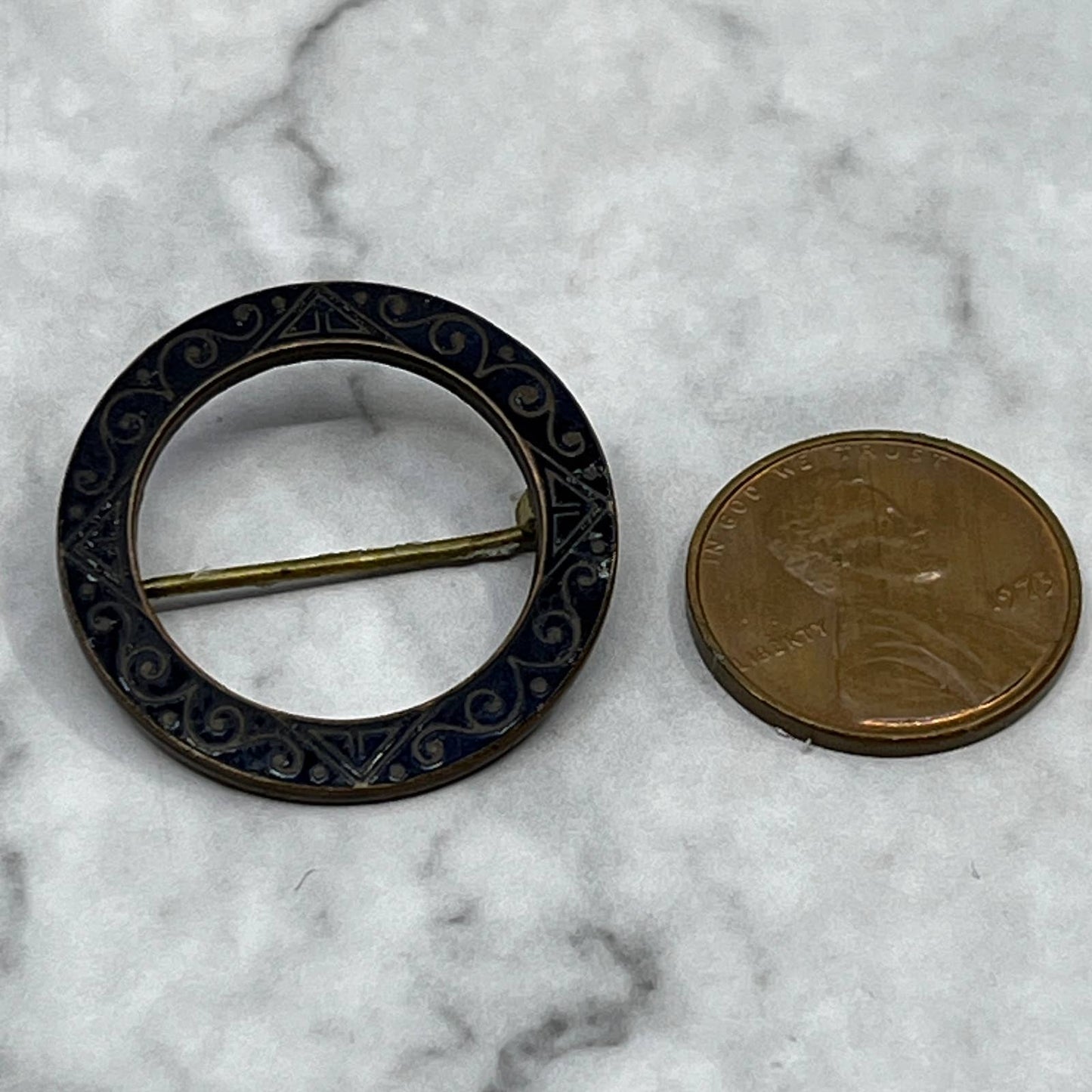 Antique Victorian Art Nouveau Black Enamel Over Copper Circle BROOCH Pin SE7