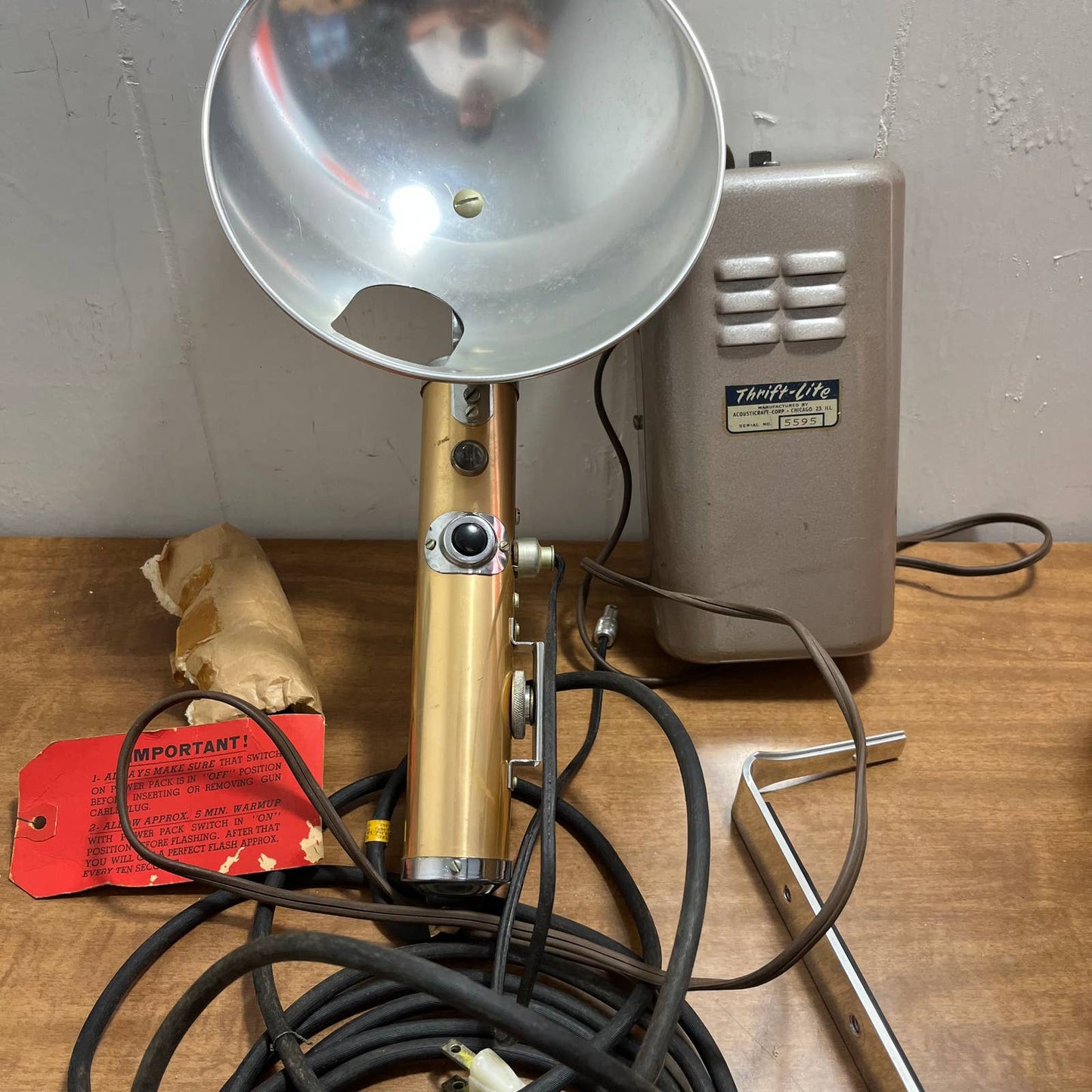 Vintage Thrift-Lite Acousticraft Electric Flash for Stereoviewer Chicago IL