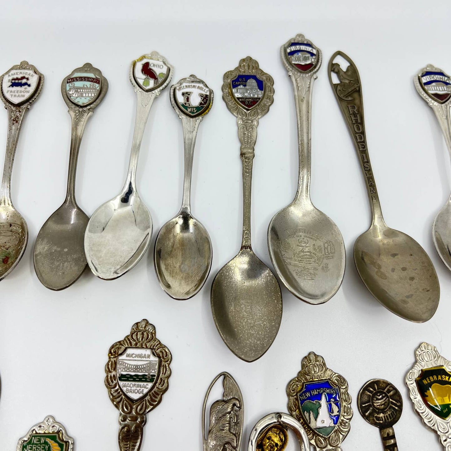Huge Lot of 28 Vintage Souvenir Spoons TE1