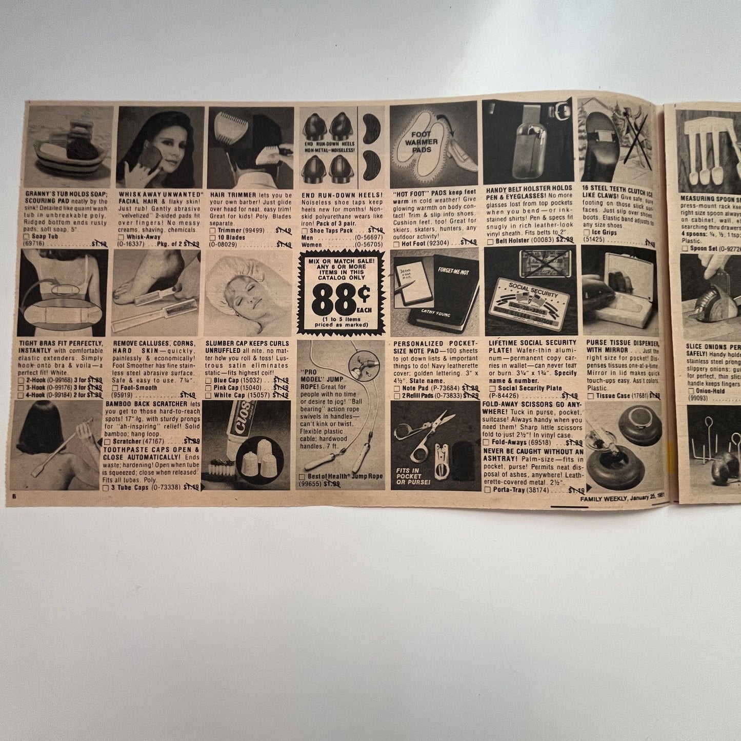 1981 Spencer Gifts Catalog of Value Family Weekly K19