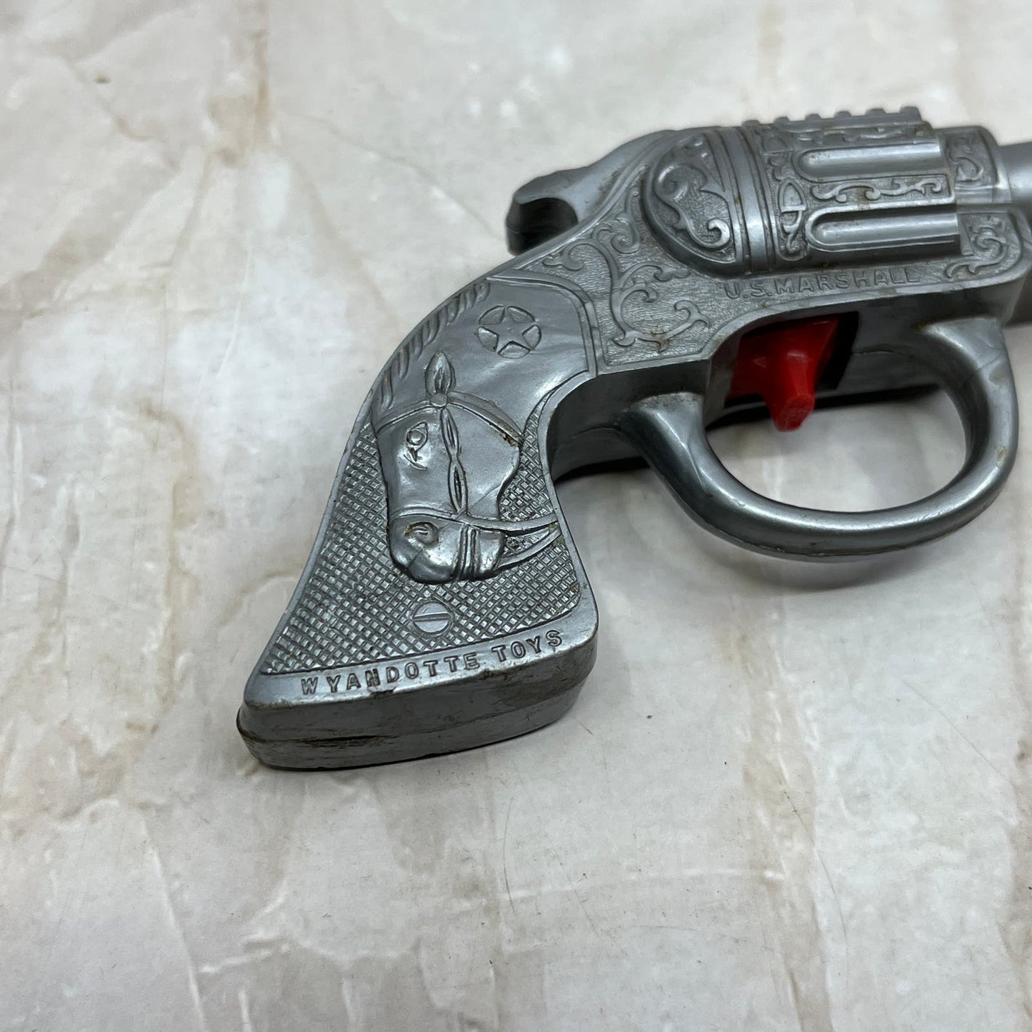 Vintage Plastic Toy Cowboy Pistol Wyandotte Toys UDA TI9-2