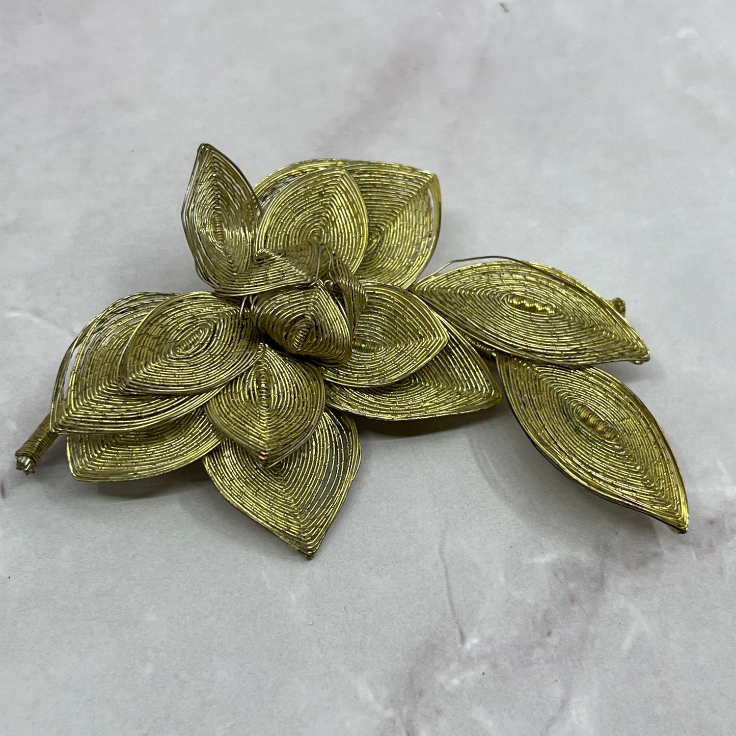 1950s Germany Gold-Tone Spun Floral Filigree Brooch Pin SC1