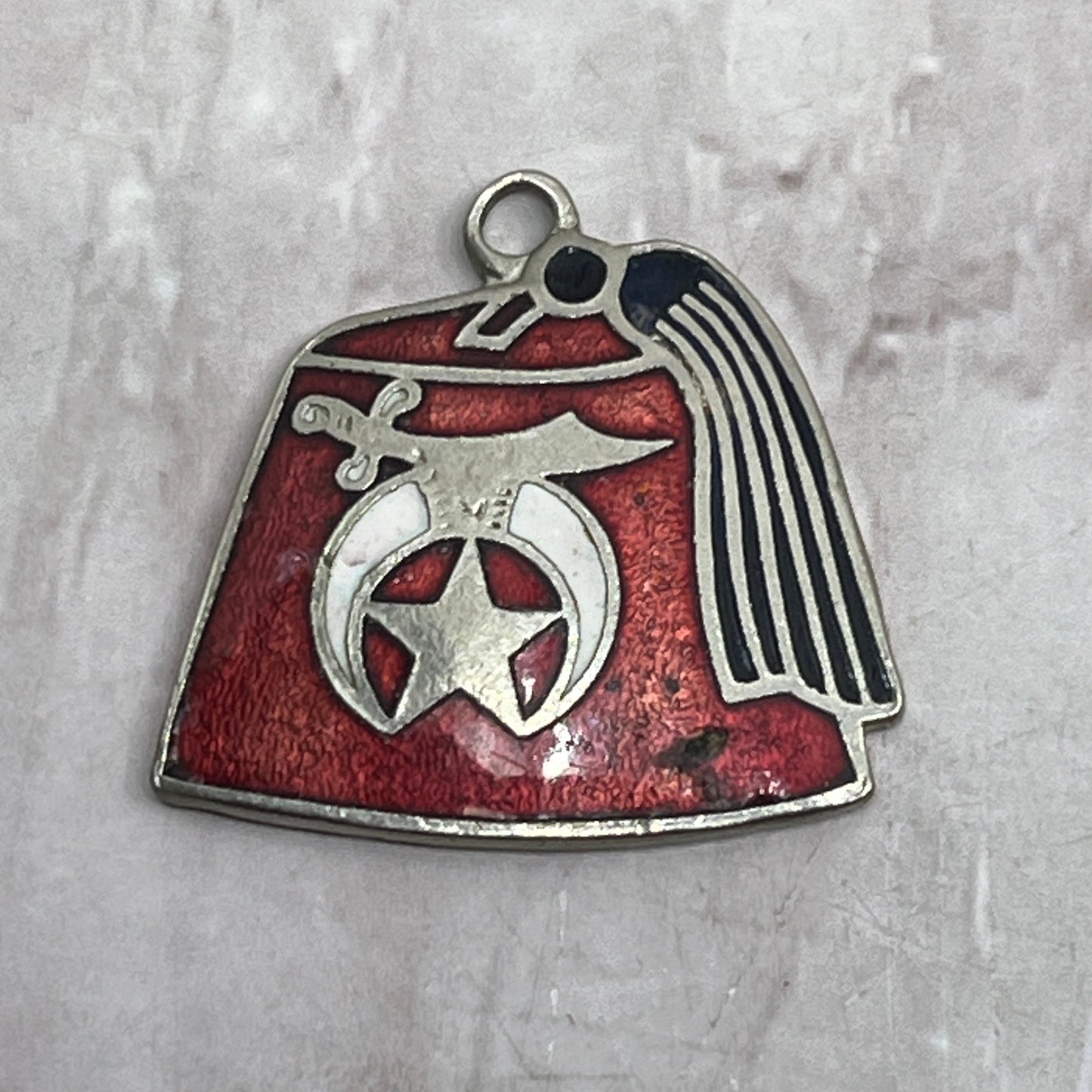 1958 Shriner Fez Enamel Knights Templar Masonic Freemason Pendant Charm SE5