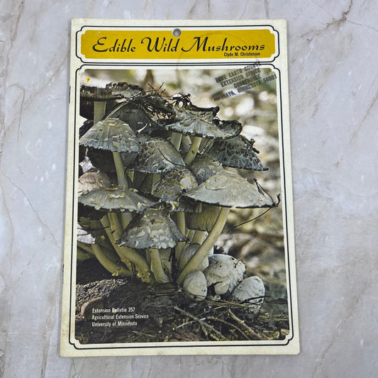 1973 Edible Wild Mushrooms Magazine University of Minnesota Bulletin TD5
