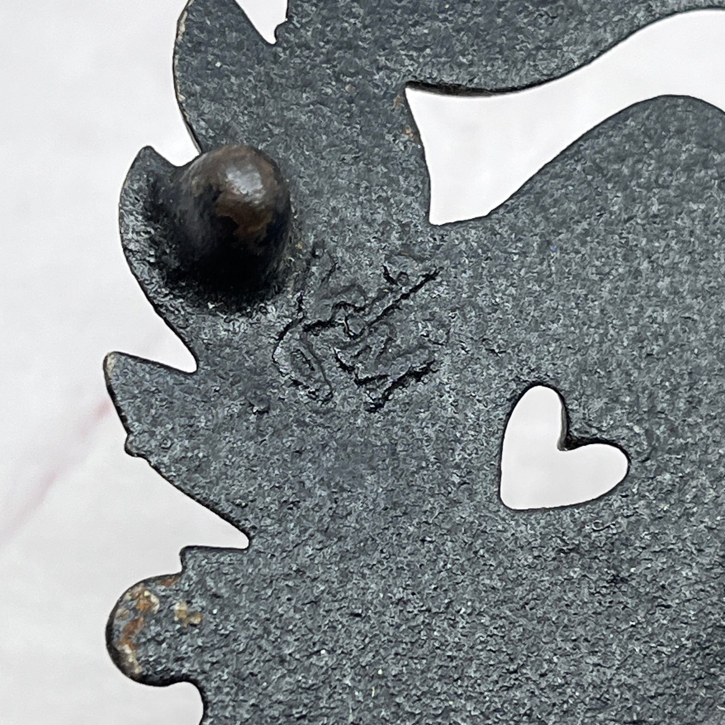 Vintage Small Cast Iron Trivet American Bald Eagle Heart Laurel Leaves 4.25" SC1