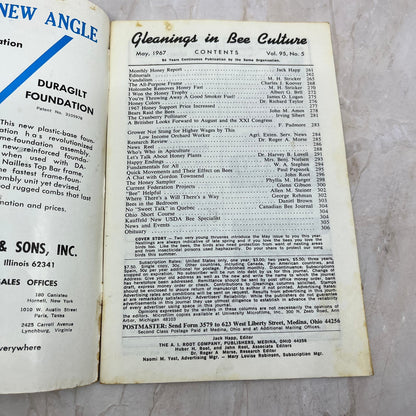1967 May Gleanings in Bee Culture Magazine Bees Beekeeping Honey TD7