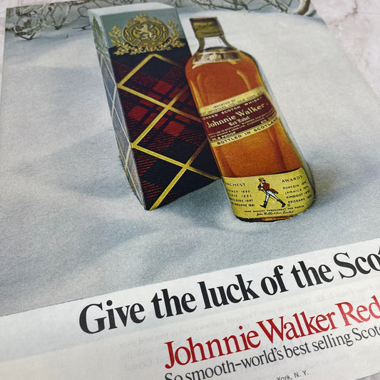 Johnnie Walker Red Label Scotch Whiskey 10x13 Magazine Advertisement FL6-7