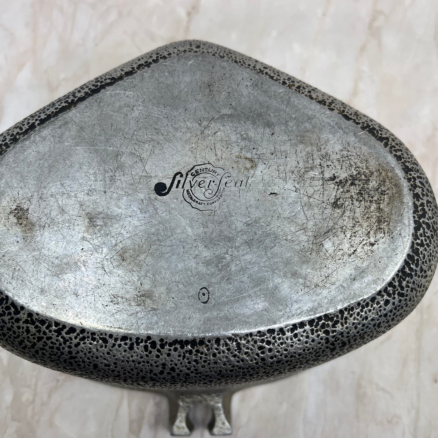 1930s Century Silver Seal Hammered Cast Aluminum Triangle Heart Pot & Lid TH5