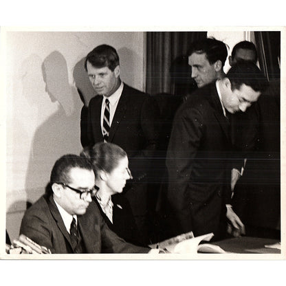 Vintage RFK Robert F Kennedy Press Conference Press Photo 8x10 AF3-18