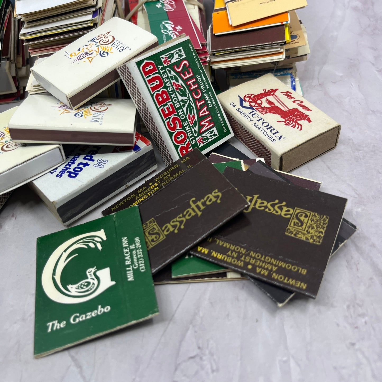 Huge Collection of Vintage Matchboxes and Matchbook Matchcovers Over a Pound TE2