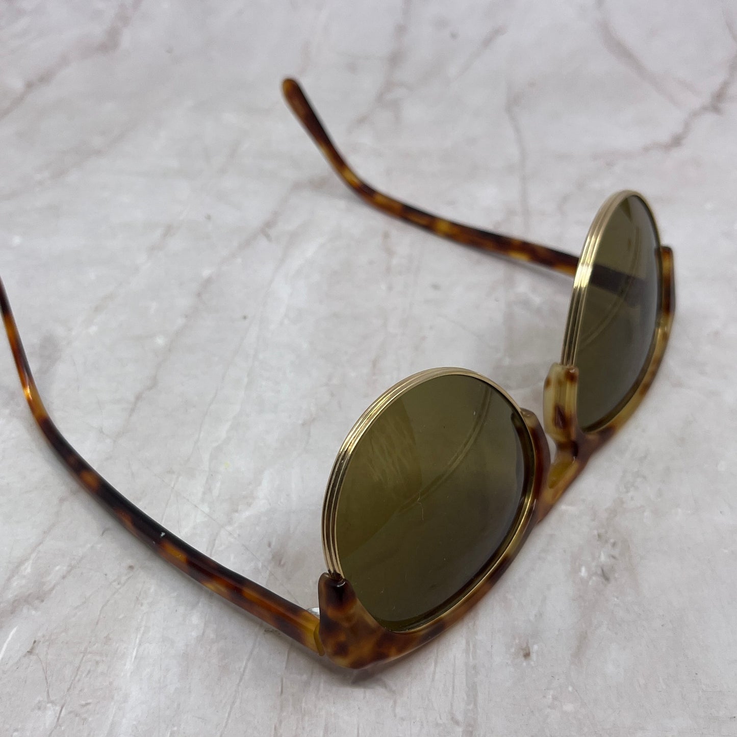 Vintage Aviator Style Acrylic Tortoiseshell & Gold Tone Sunglasses TH9-G2-7