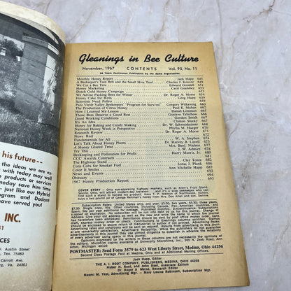 1967 Nov Gleanings in Bee Culture Magazine Bees Beekeeping Honey TD7