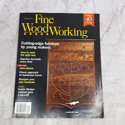 Gap Free Dovetails - Dec 2015 No 250 - Taunton's Fine Woodworking Magazine M36