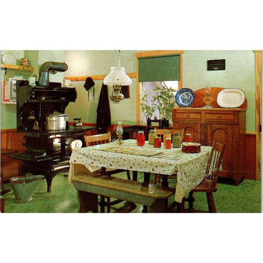 Plain & Fancy Farm Kitchen Amish Pennsylvania Dutch Country Postcard PD7