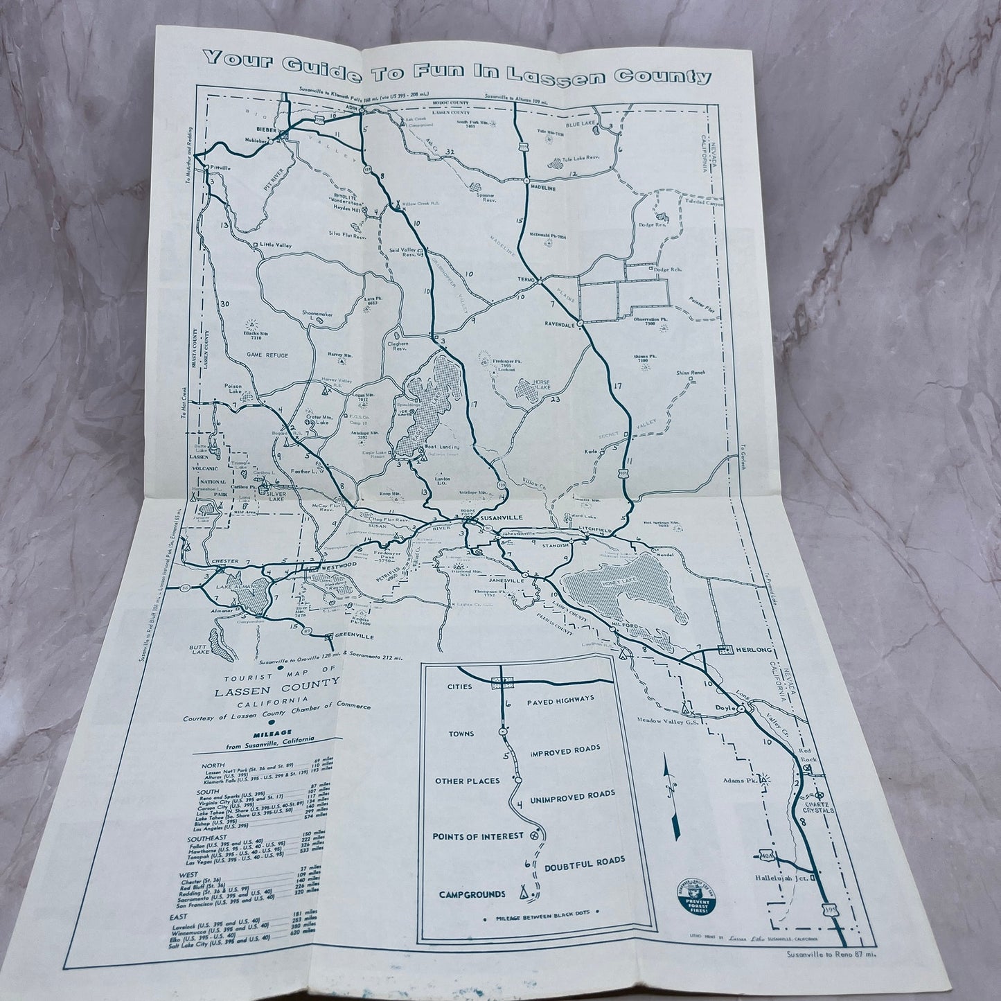 c1960 Lassen County Susanville CA Fold Out Brochure & Travel Map AF7-E4