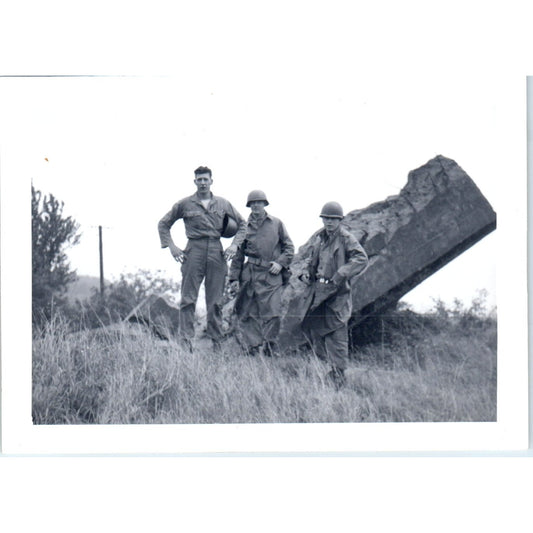 Soldiers Clouse, Windfield & Swarrtz German Bunker Siegfried c1954 Photo AF1-AP4