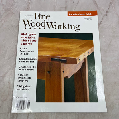 Mahogany Side Table - Aug 2004 No 171 - Taunton's Fine Woodworking Magazine M34
