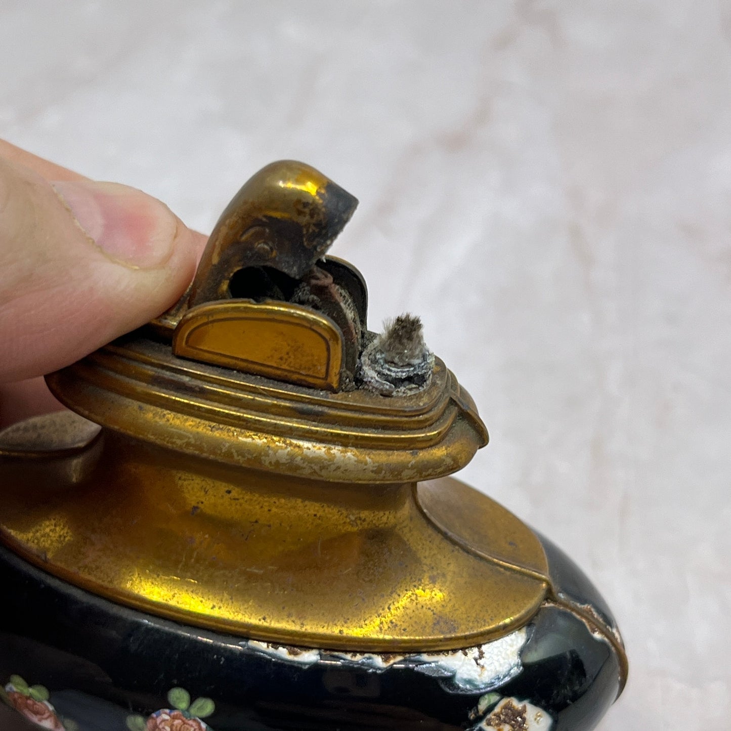 Vintage Evans Brass Black Enamel Floral Teapot Style Table Lighter TL6