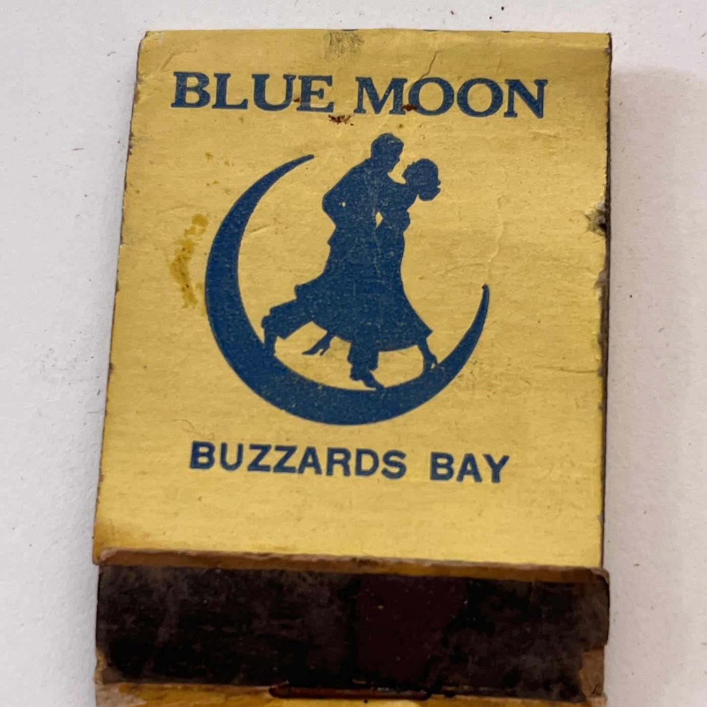 Blue Moon Buzzards Bay on the Canal Vintage Matchbook Cover TB8-MB3-9