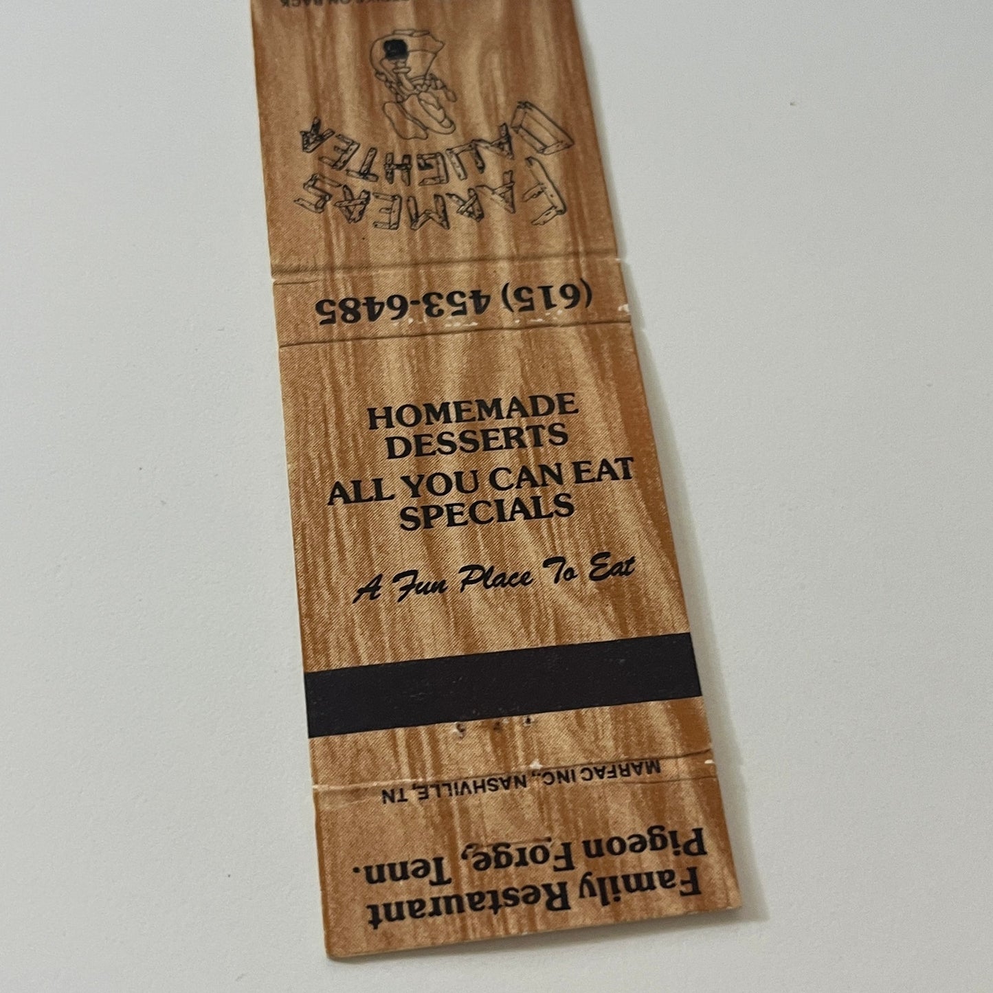 Farmers Daughter Family Restaurant Pigeon Forge TN Vintage Matchbook TB6-MB2-5
