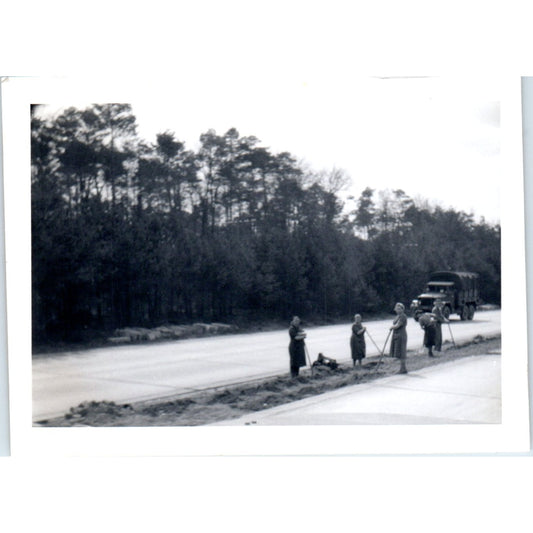 Women in German Road Gang Postwar Germany c1954 Army Photo AF1-AP3