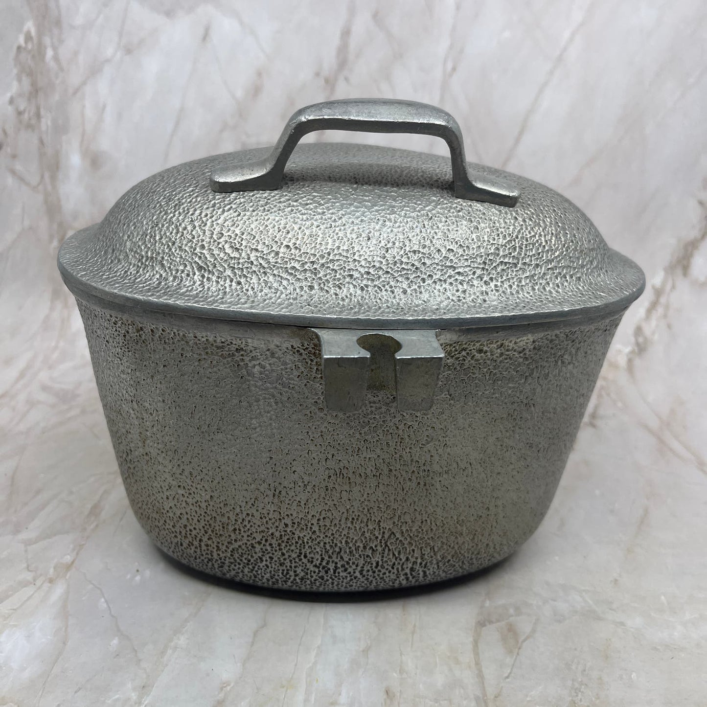1930s Century Silver Seal Hammered Cast Aluminum Triangle Heart Pot & Lid TH5