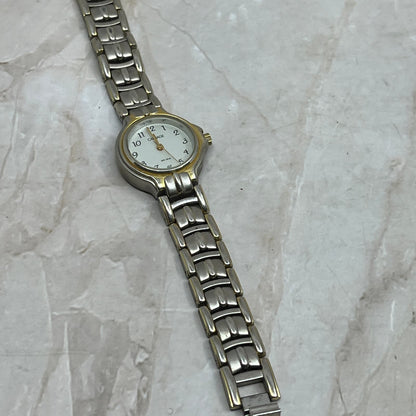 Vintage Carriage Timex Quartz Ladies Watch SB3