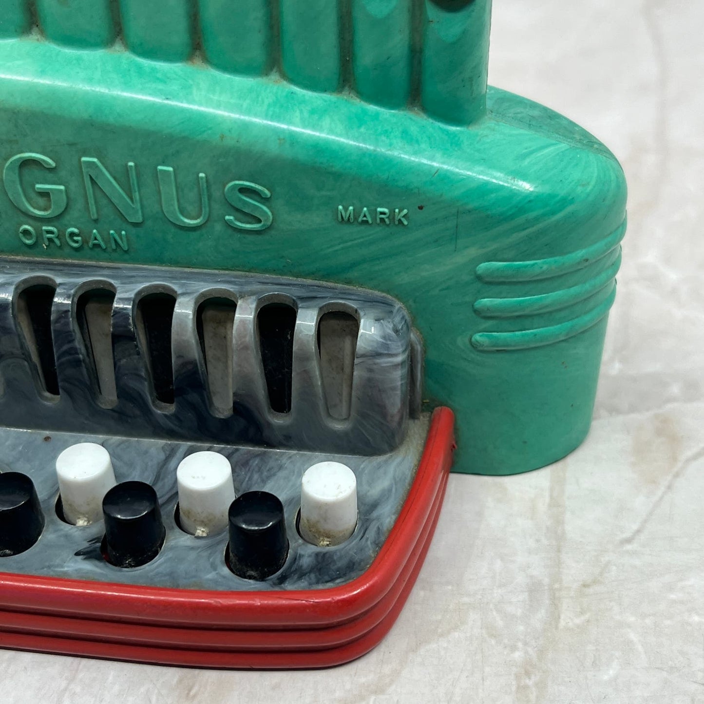 1950s Vintage Magnus Bakelite Toy Harmonica Organ TG8