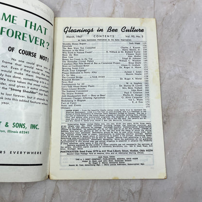 1967 March Gleanings in Bee Culture Magazine Bees Beekeeping Honey TD7